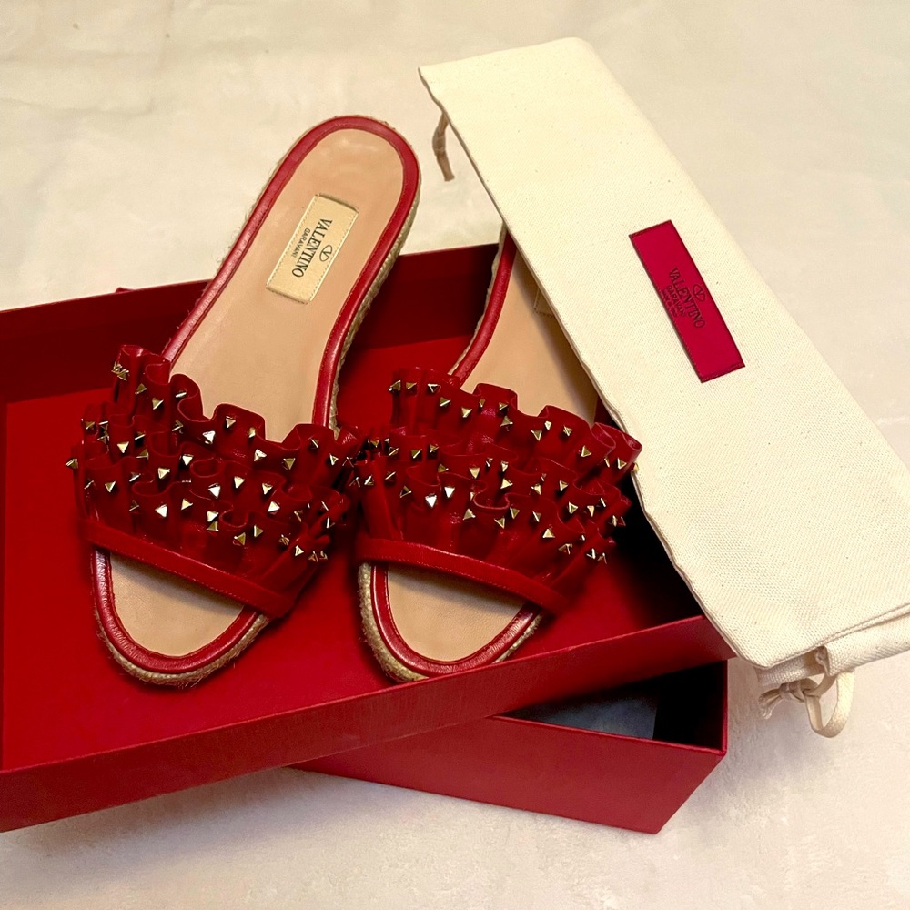 Valentino Garavani Ruffle Rockstud Slides